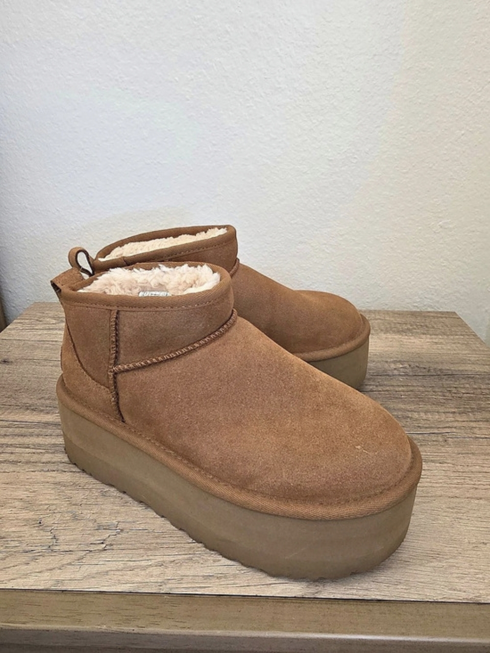 UGG Classic Ultra Mini Platform Boots Chestnut Suede Size 5 1135092